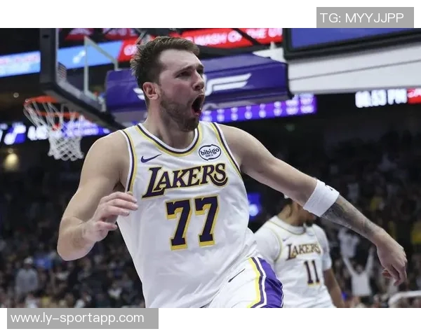 东契奇27岁前创下83次三双佳绩历史排名第四仅次于大O约基奇和魔术师